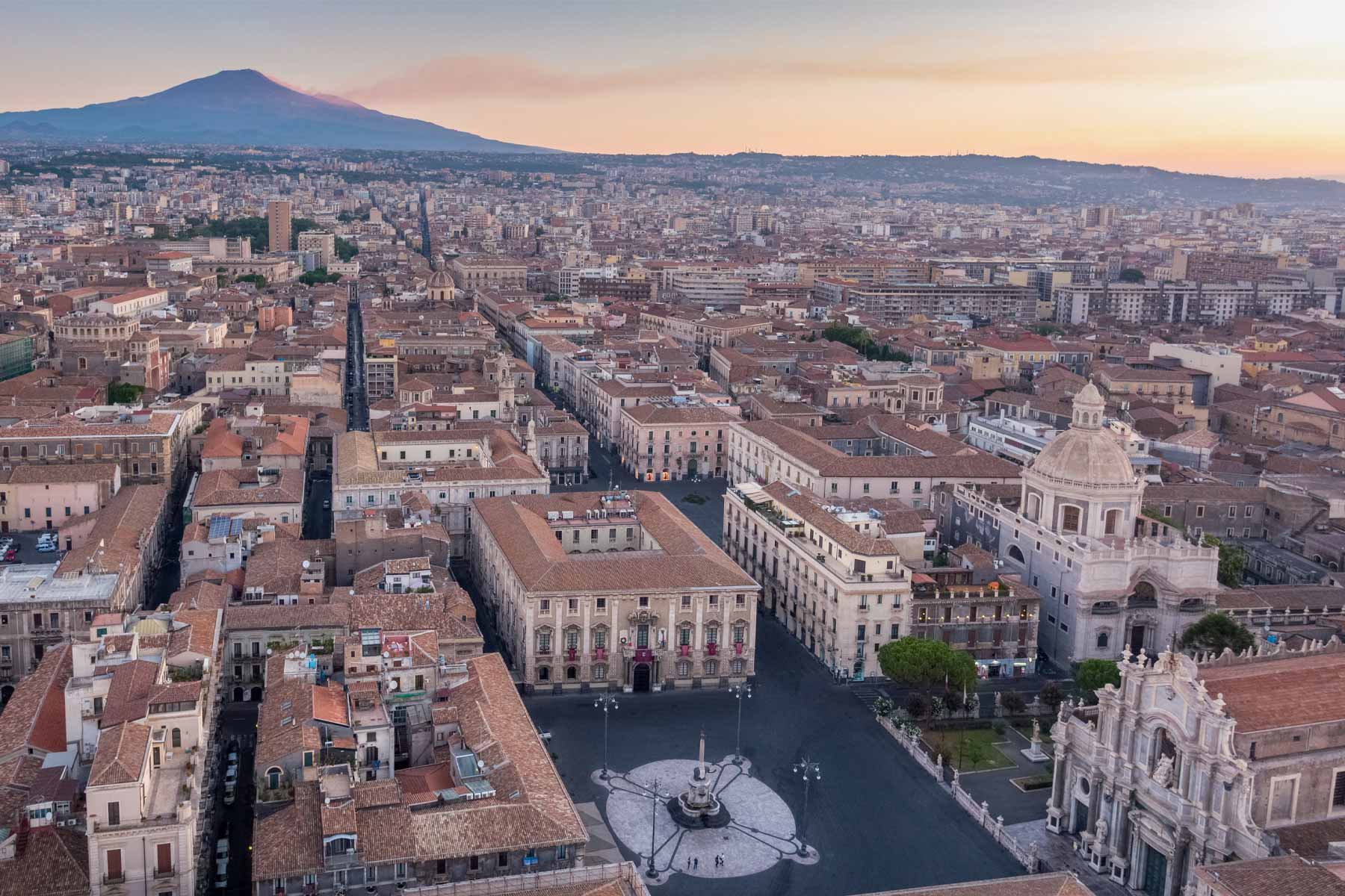 Sicily - Volcanoes, archaeology, oenogastronomy